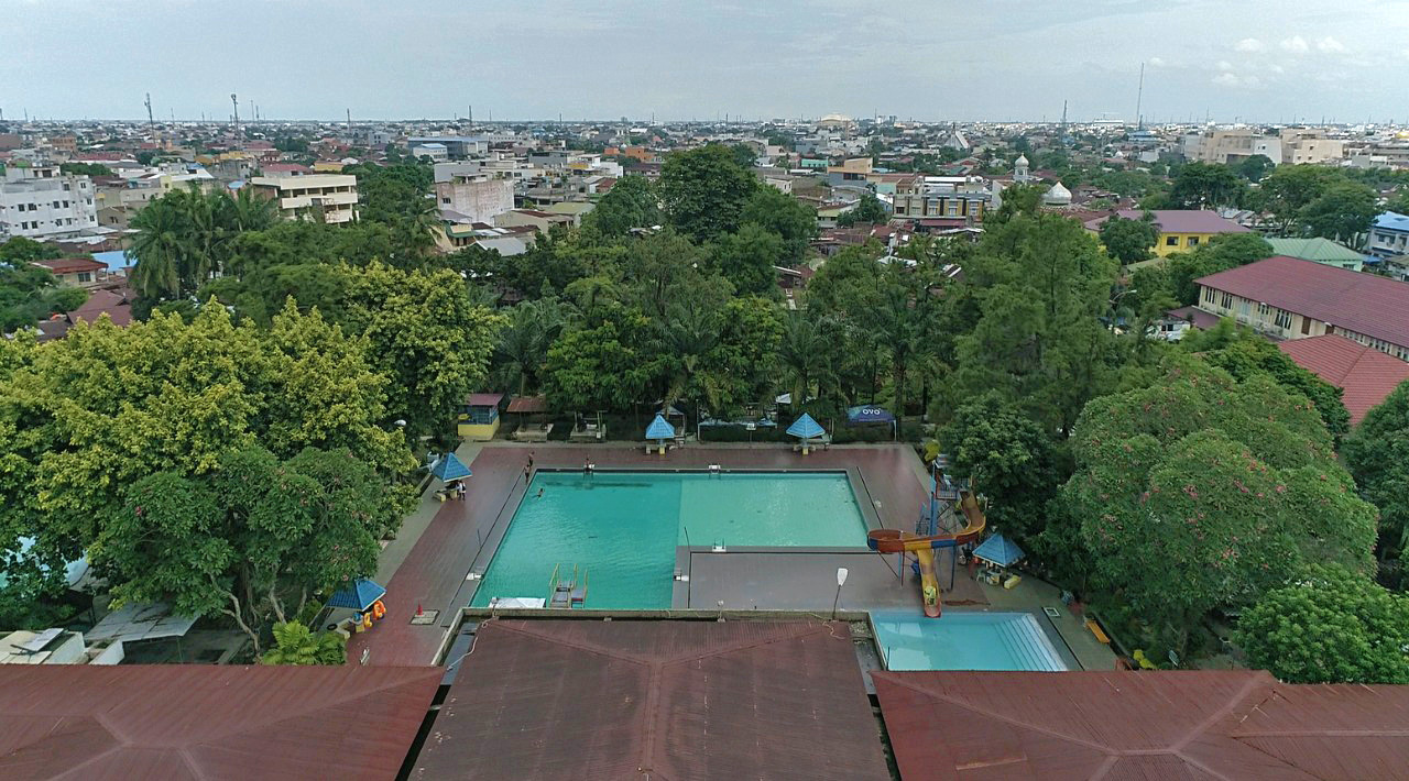 pusat rekreasi, olahraga, kuliner, pusat promosi UMK, convention hall, dan hunian vertikal